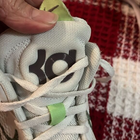 Nike White and Green Sneakers - Picture 3 of 6